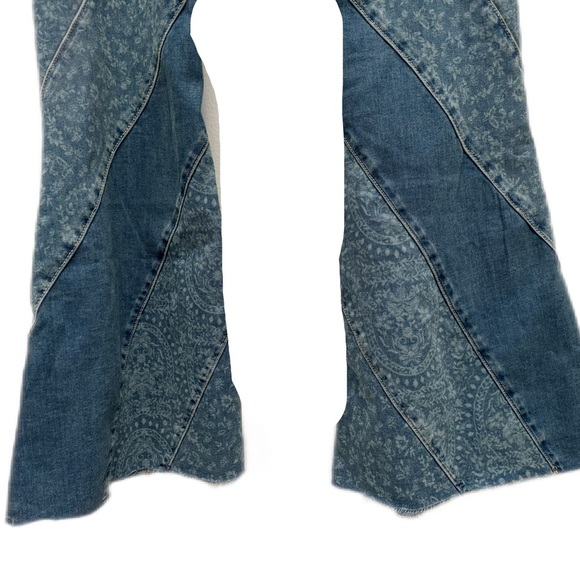 Free People Mermaid Mid-rise Flare Jeans RETAILS $198 NWT - Picture 8 of 8